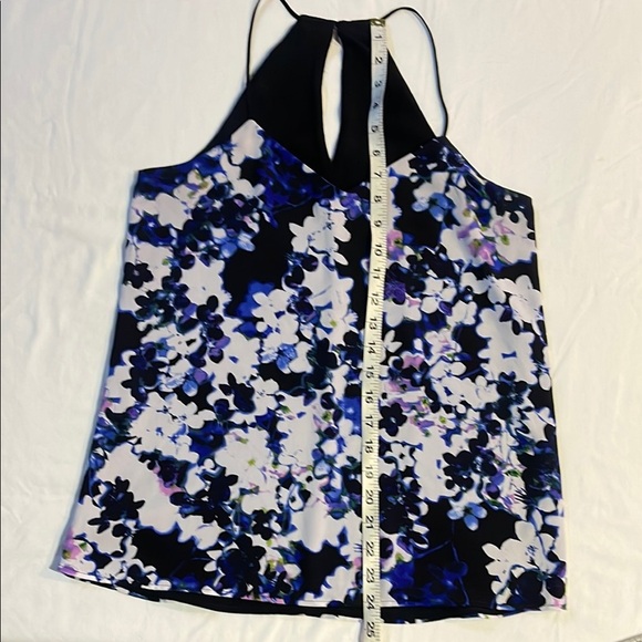 Black and White Sleeveless Set of 2 Tank Tops - Picture 9 of 9